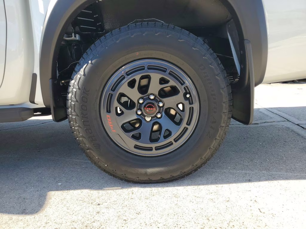 2026 Glacier White Nissan Frontier PRO-4X 4X4 Truck