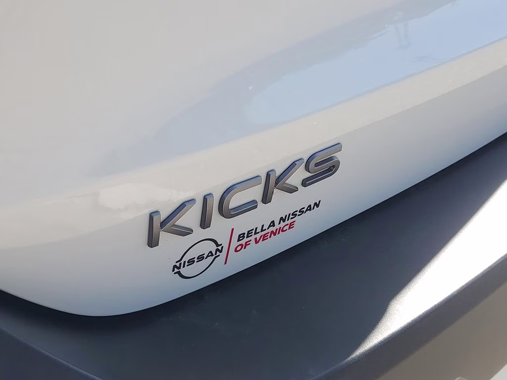 2026 Aspen White Tricoat Nissan Kicks SV FWD SUV