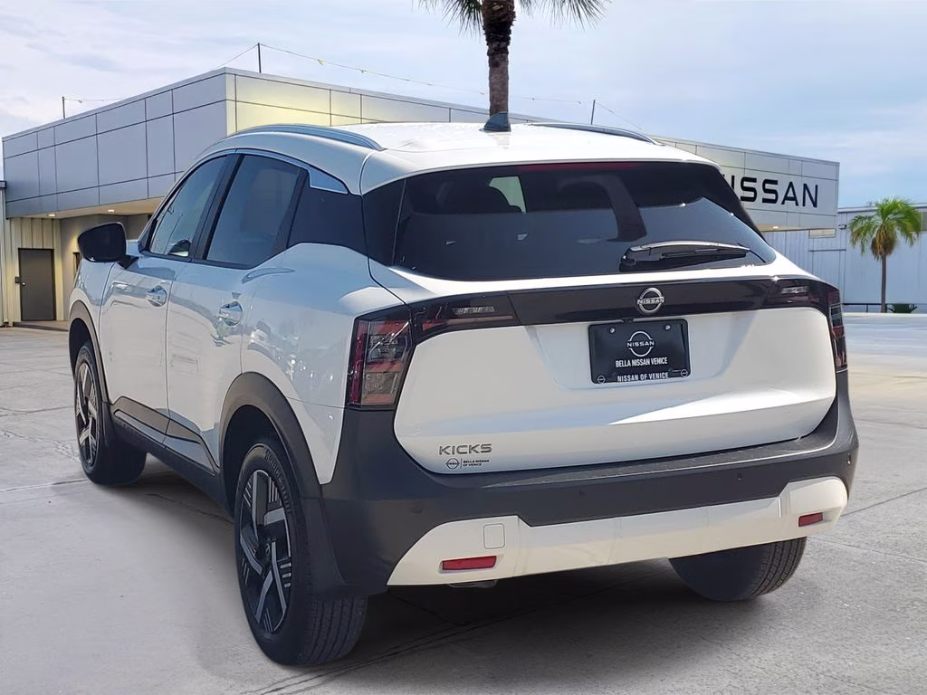 2026 Aspen White Tricoat Nissan Kicks SV FWD SUV