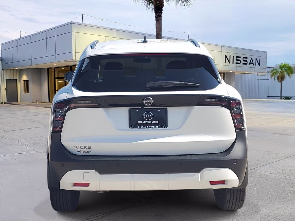 2026 Aspen White Tricoat Nissan Kicks SV FWD SUV