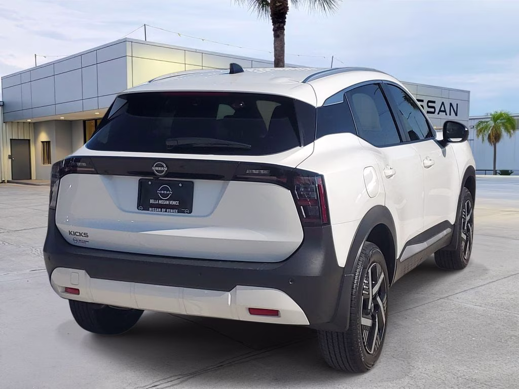 2026 Aspen White Tricoat Nissan Kicks SV FWD SUV