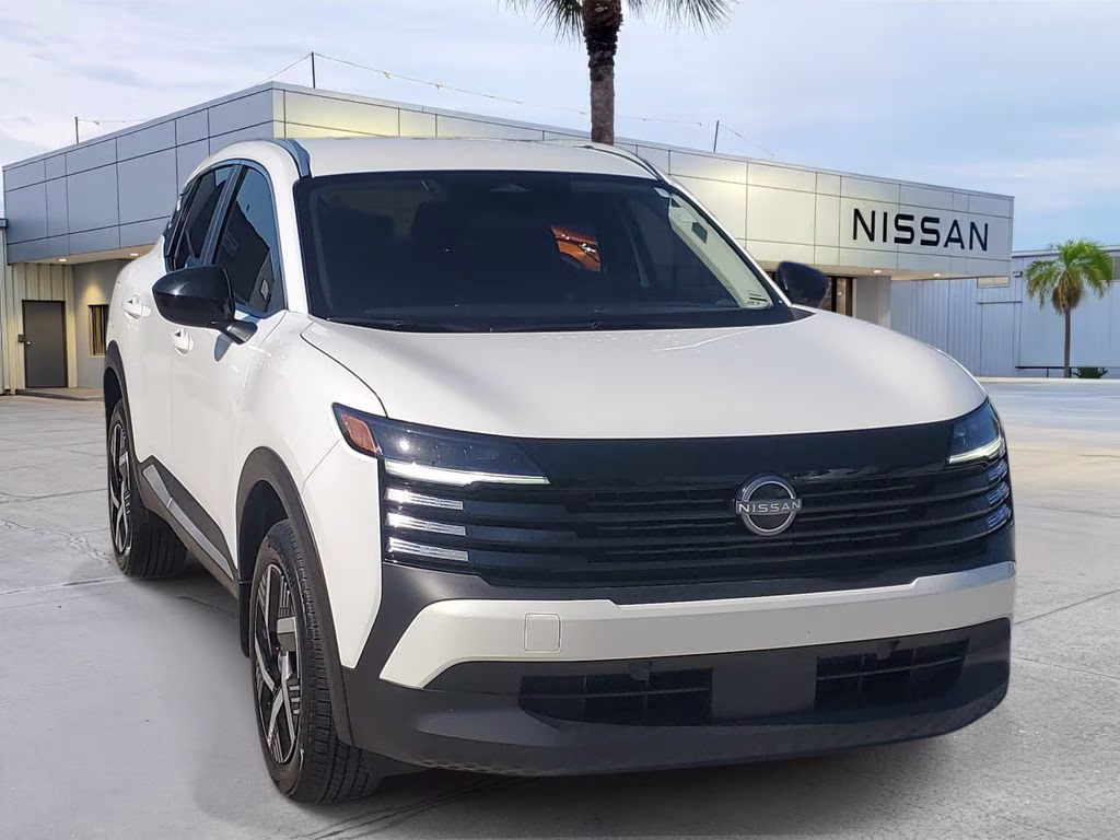 2026 Aspen White Tricoat Nissan Kicks SV FWD SUV