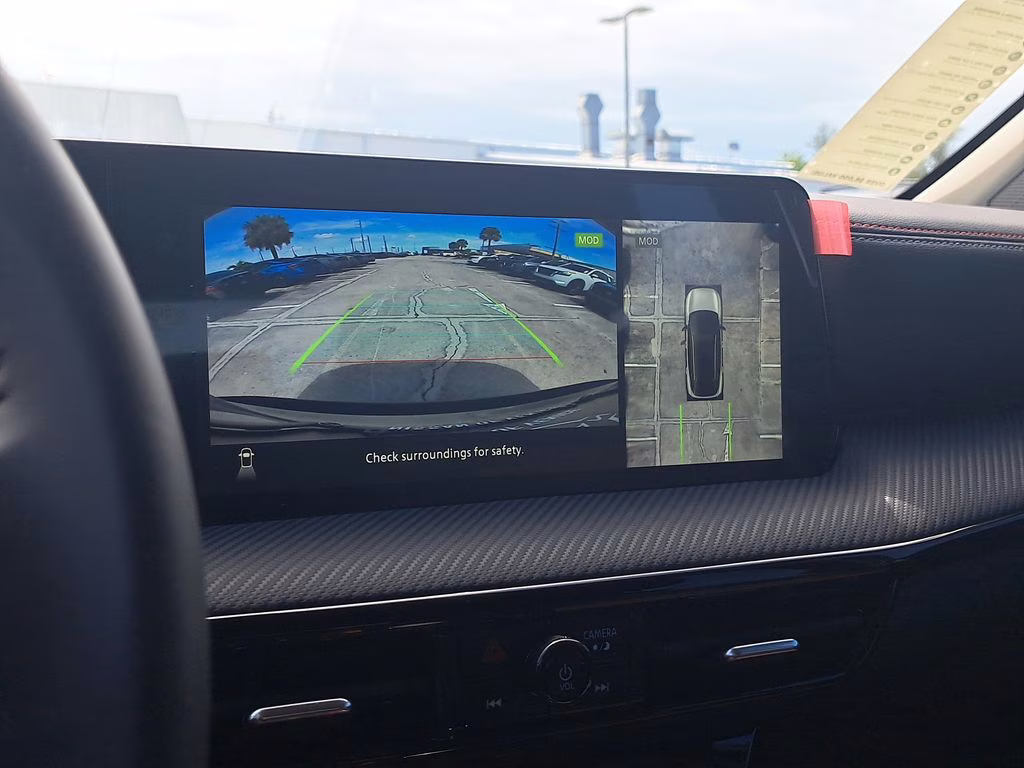 2026 Gun Metallic/Super Black Nissan Kicks SR FWD SUV