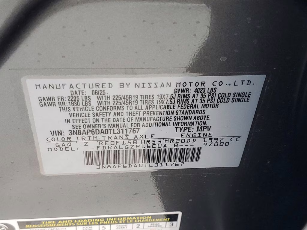 2026 Gun Metallic/Super Black Nissan Kicks SR FWD SUV