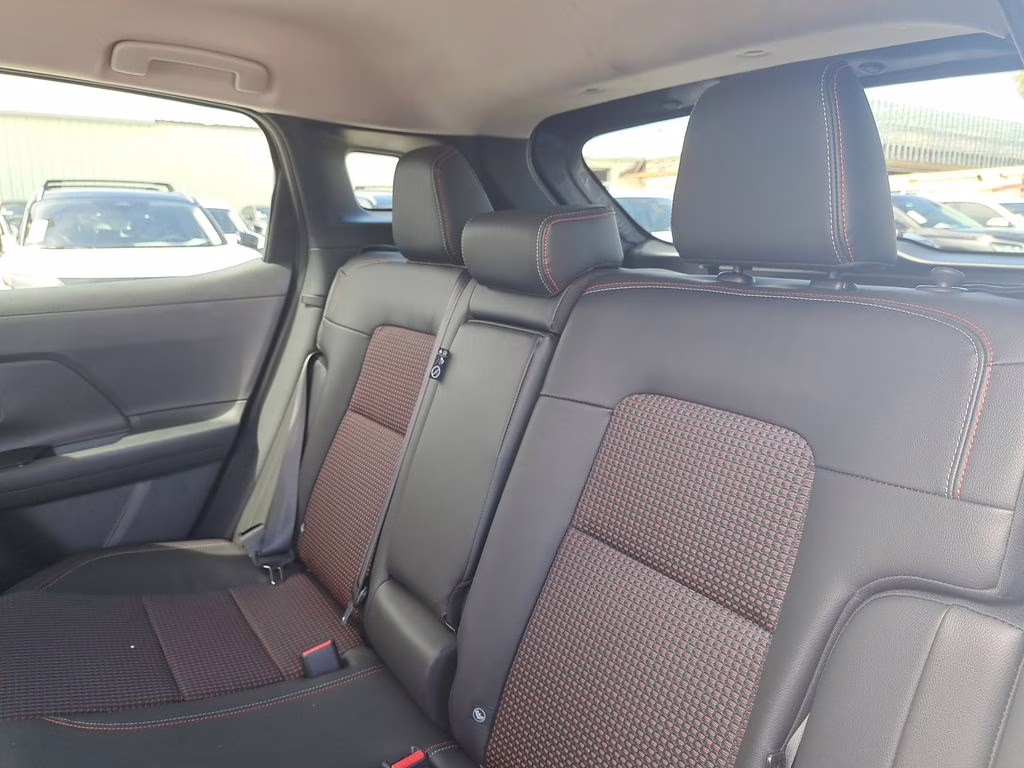 2026 Gun Metallic/Super Black Nissan Kicks SR FWD SUV