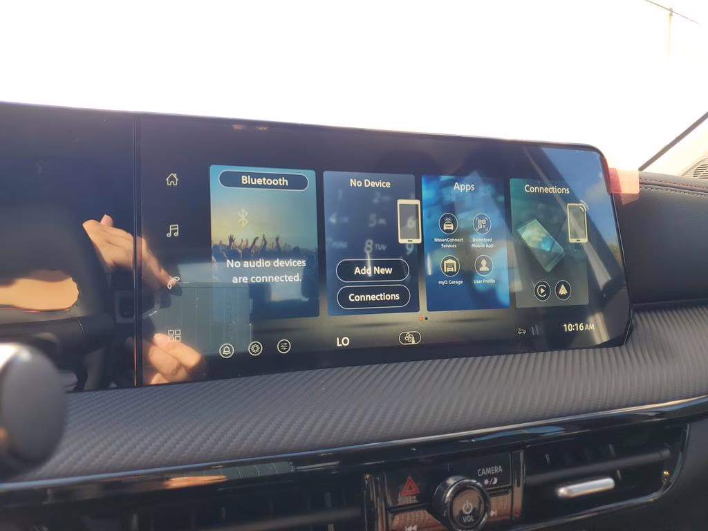 2026 Aspen White Tricoat Nissan Kicks SR FWD SUV