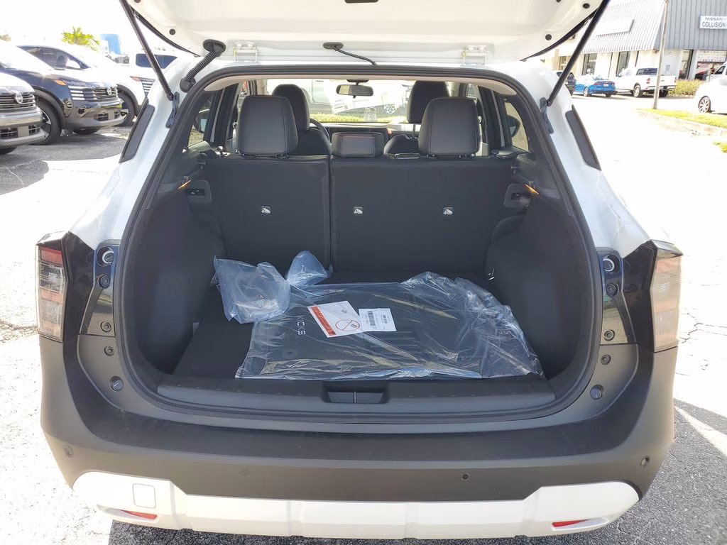 2026 Aspen White Tricoat Nissan Kicks SR FWD SUV