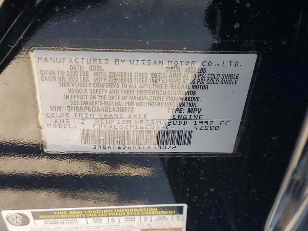 2025 Super Black Nissan Kicks SR FWD SUV