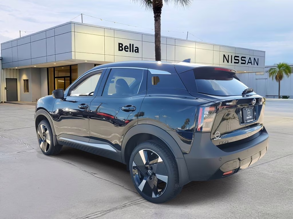 2025 Super Black Nissan Kicks SR FWD SUV