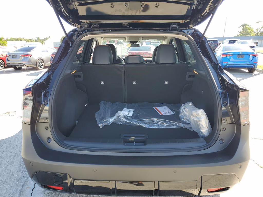 2025 Super Black Nissan Kicks SR FWD SUV