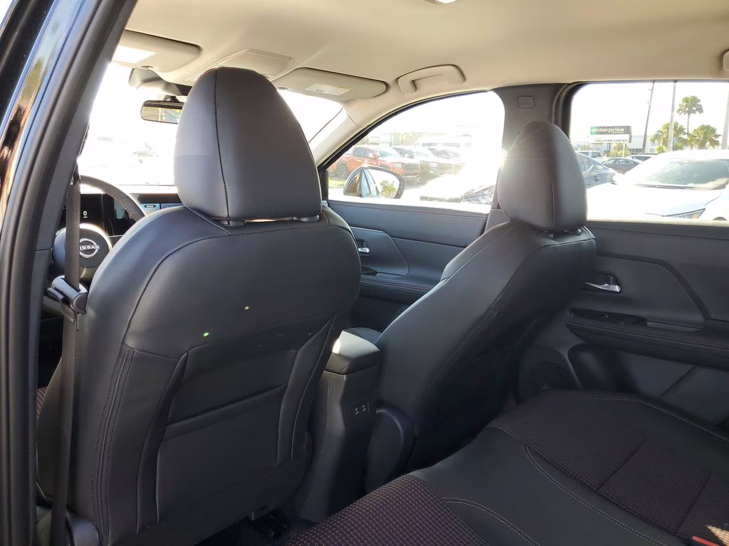 2025 Super Black Nissan Kicks SR FWD SUV