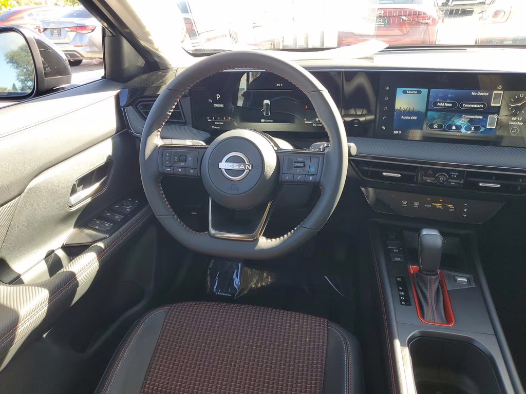 2025 Super Black Nissan Kicks SR FWD SUV