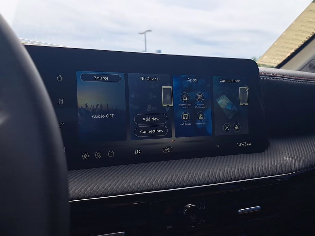 2026 Aspen White/Super Black Nissan Kicks SR FWD SUV