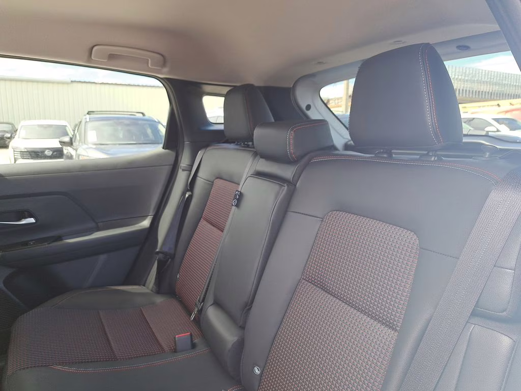 2026 Aspen White/Super Black Nissan Kicks SR FWD SUV