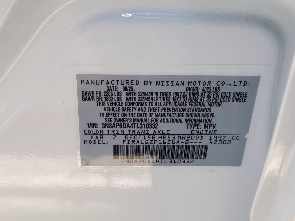 2026 Aspen White/Super Black Nissan Kicks SR FWD SUV