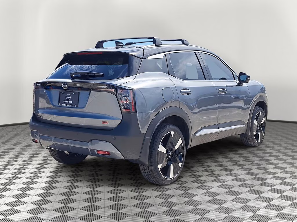 2026 Gun Metallic/Super Black Nissan Kicks SR FWD SUV