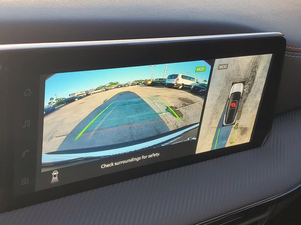 2026 Aspen White Tricoat Nissan Kicks SR FWD SUV