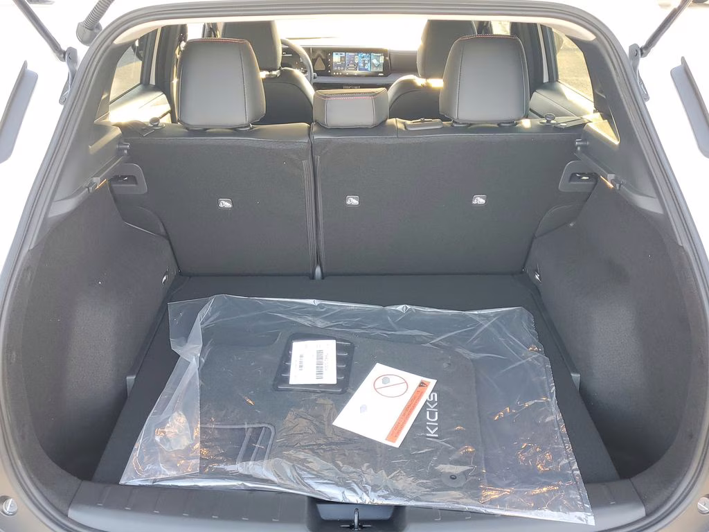 2026 Aspen White Tricoat Nissan Kicks SR FWD SUV