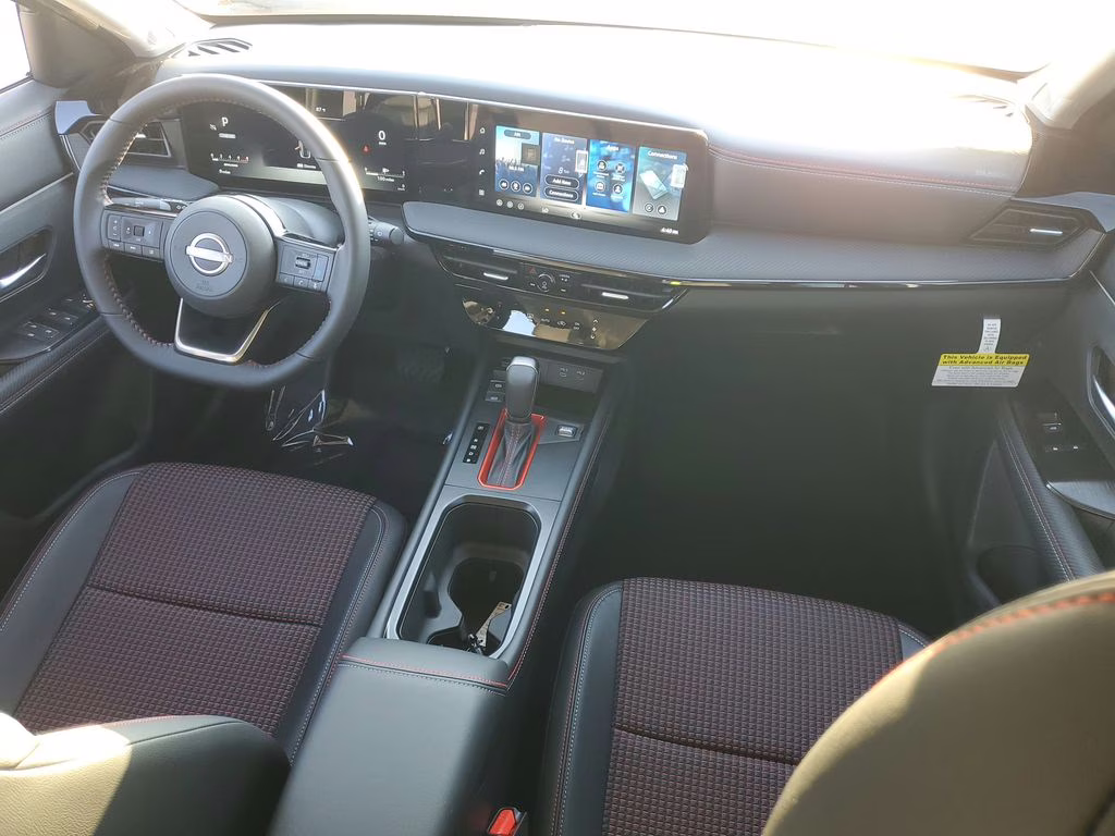 2026 Aspen White Tricoat Nissan Kicks SR FWD SUV