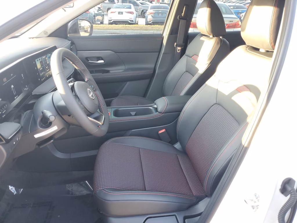 2026 Aspen White Tricoat Nissan Kicks SR FWD SUV