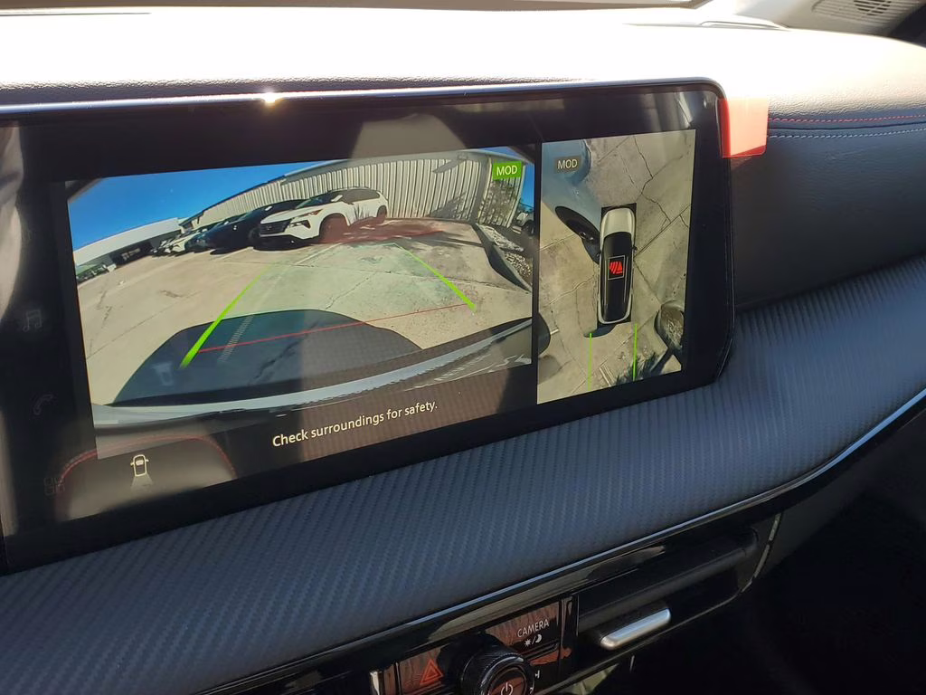 2026 Aspen White/Super Black Nissan Kicks SR FWD SUV