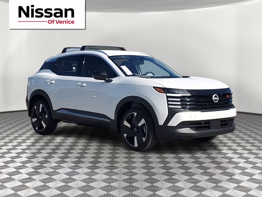 2026 Aspen White Tricoat Nissan Kicks SR FWD SUV