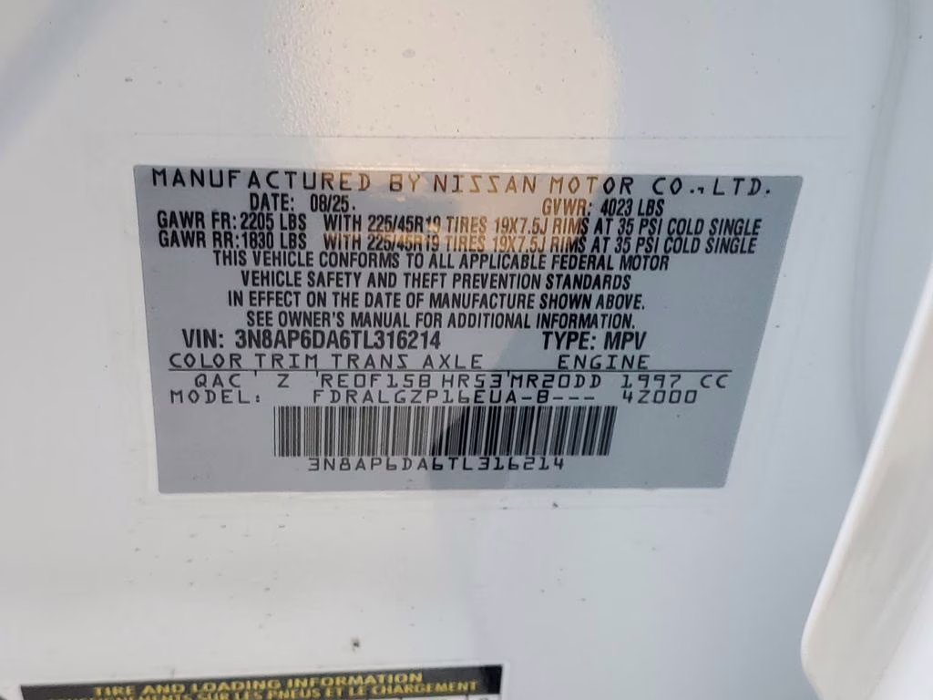 2026 Aspen White Tricoat Nissan Kicks SR FWD SUV