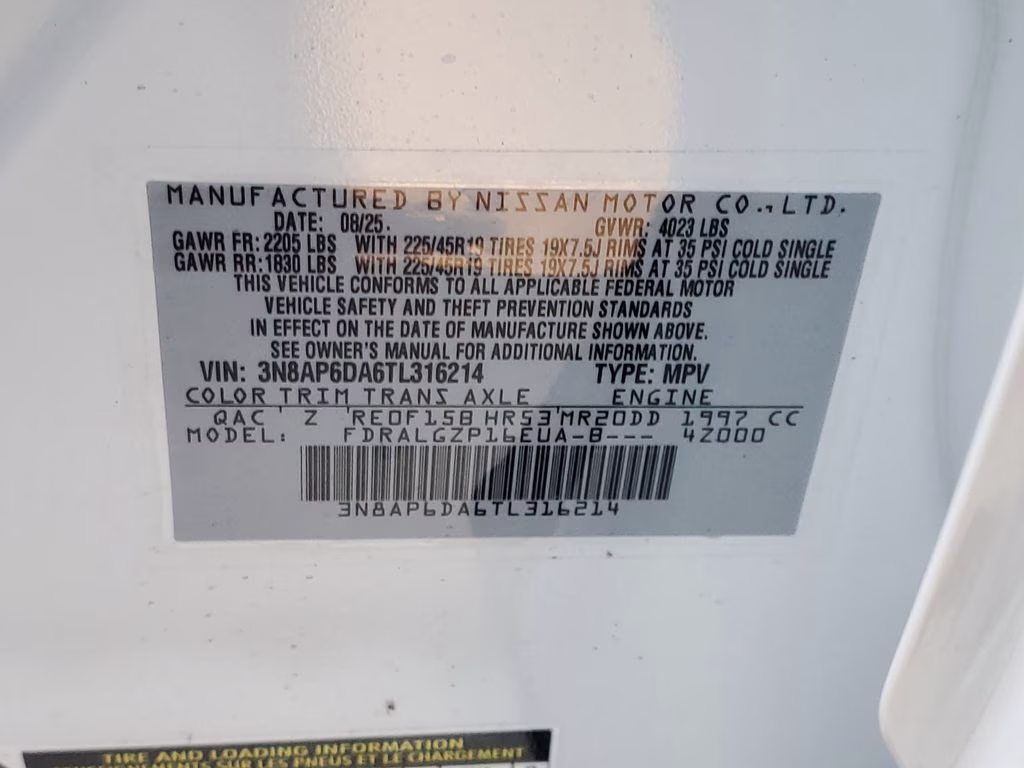 2026 Aspen White Tricoat Nissan Kicks SR FWD SUV