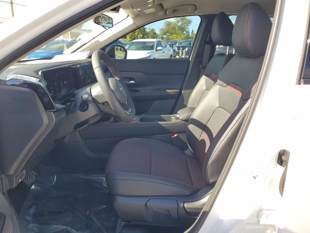 2026 Aspen White Tricoat Nissan Kicks SR FWD SUV