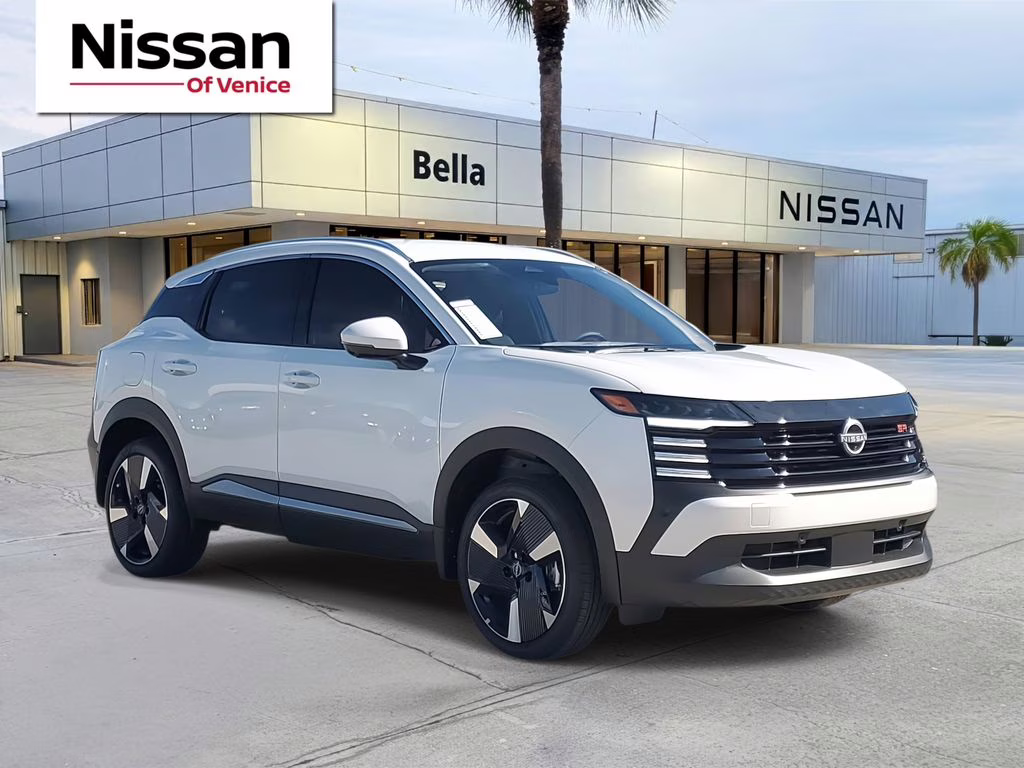 2025 Aspen White Tricoat Nissan Kicks SR FWD SUV