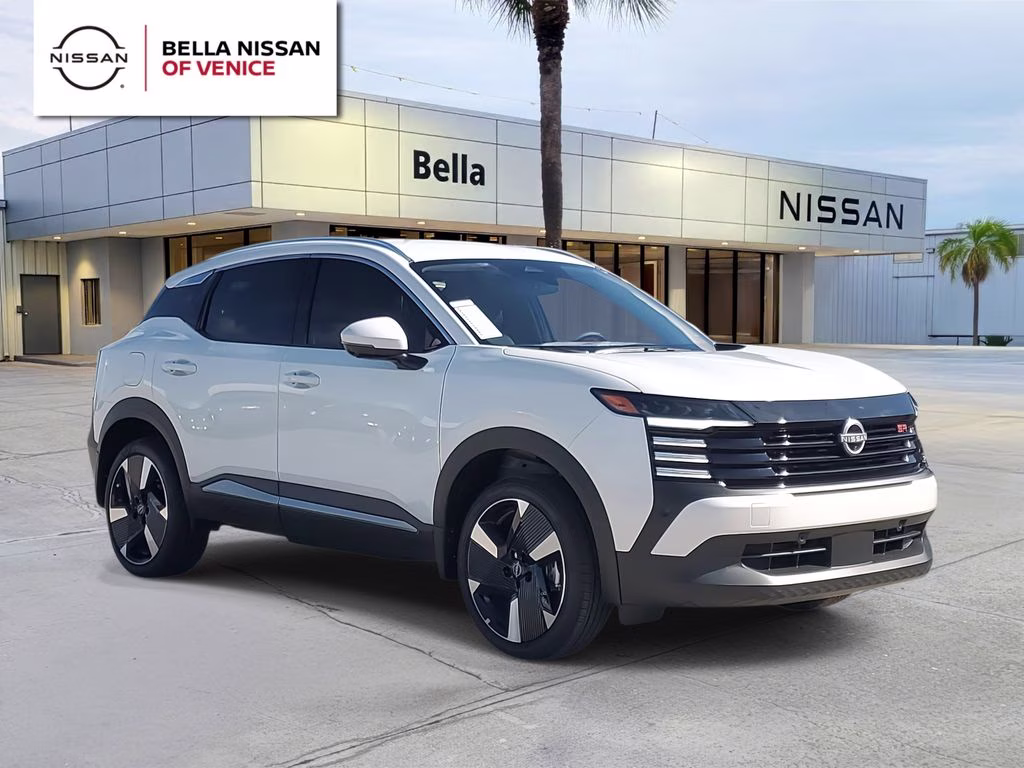 2025 Aspen White Tricoat Nissan Kicks SR FWD SUV