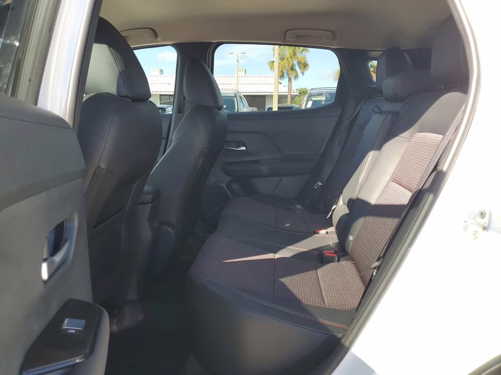 2025 Aspen White Tricoat Nissan Kicks SR FWD SUV