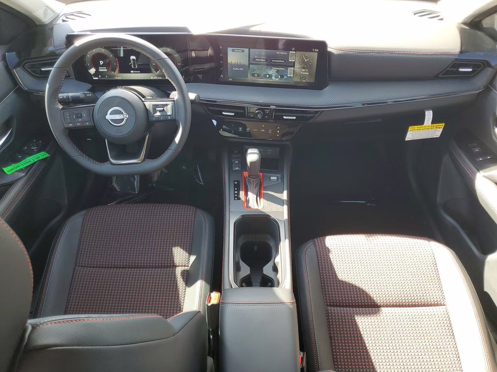 2025 Aspen White Tricoat Nissan Kicks SR FWD SUV