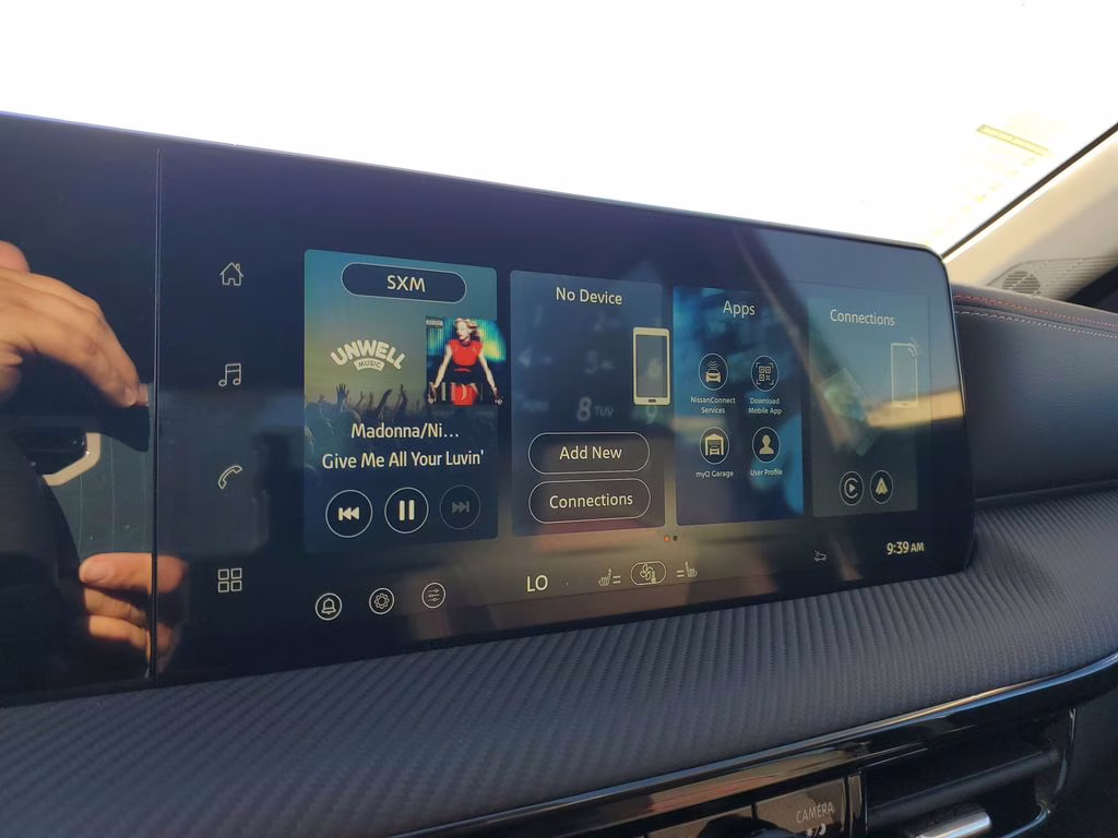 2026 Aspen White Tricoat Nissan Kicks SR FWD SUV