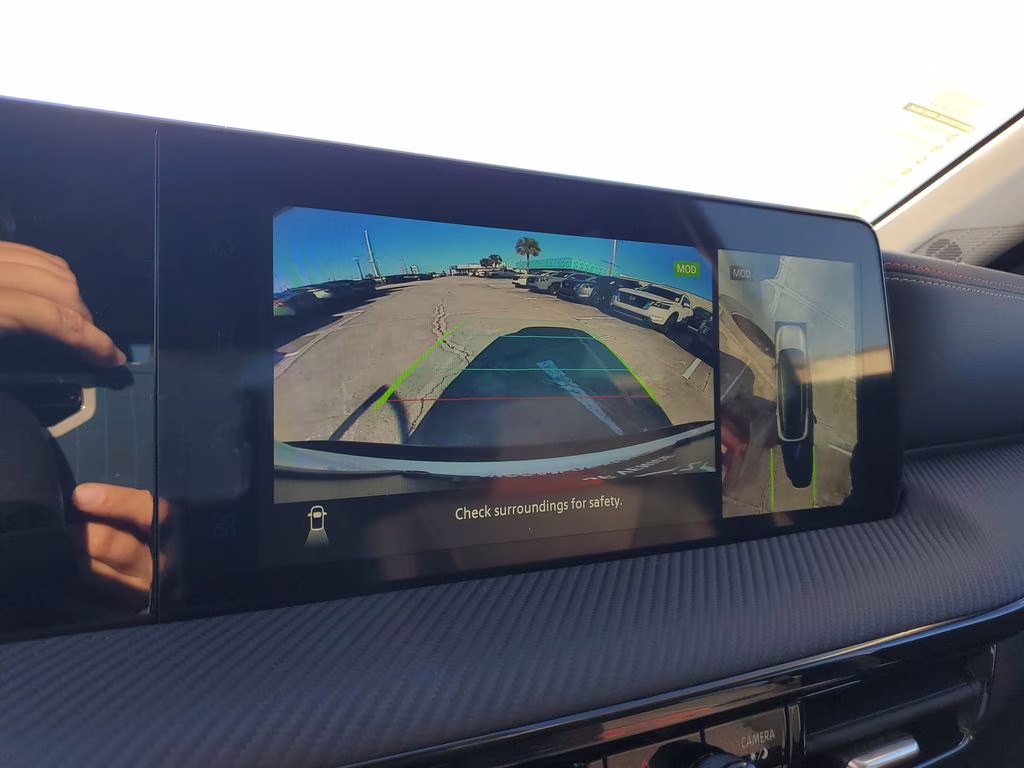 2026 Aspen White Tricoat Nissan Kicks SR FWD SUV