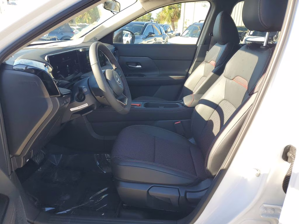 2026 Aspen White Tricoat Nissan Kicks SR FWD SUV