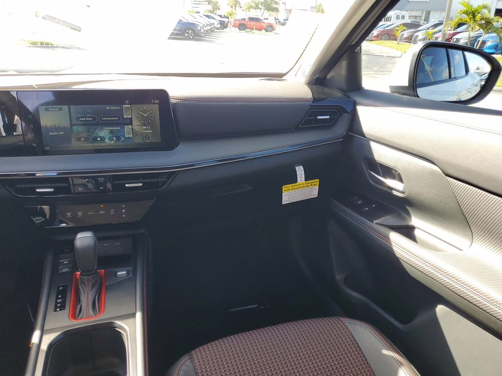 2025 Aspen White Tricoat Nissan Kicks SR FWD SUV