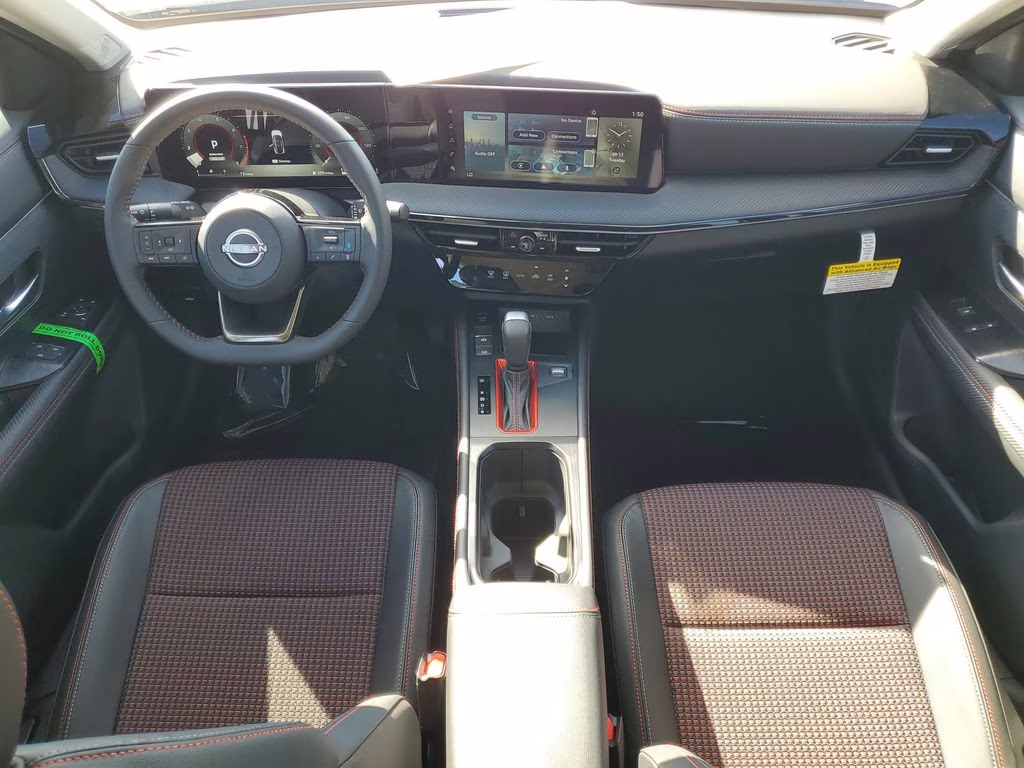 2025 Aspen White Tricoat Nissan Kicks SR FWD SUV