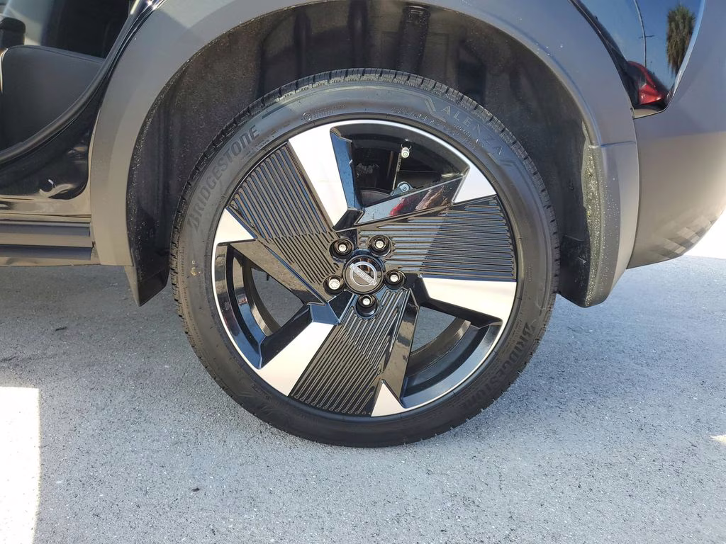 2026 Super Black Nissan Kicks SR FWD SUV