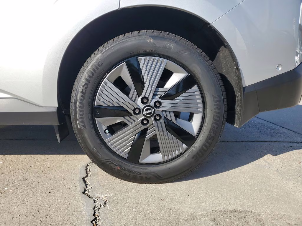 2025 Brilliant Silver Metallic Nissan Murano SL AWD SUV