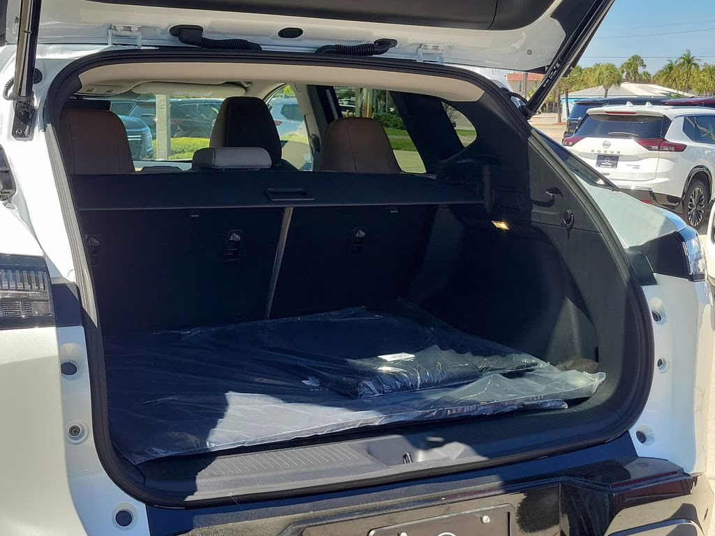 2026 Everest White Pearl Tricoat Nissan Murano Platinum AWD SUV