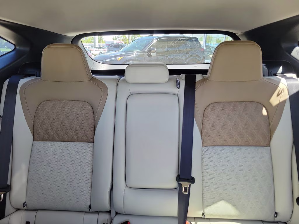 2026 Everest White Pearl Tricoat Nissan Murano Platinum AWD SUV