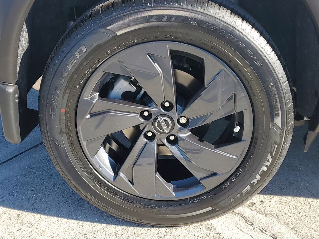 2026 Everest White Pearl Tricoat Nissan Rogue SV FWD SUV