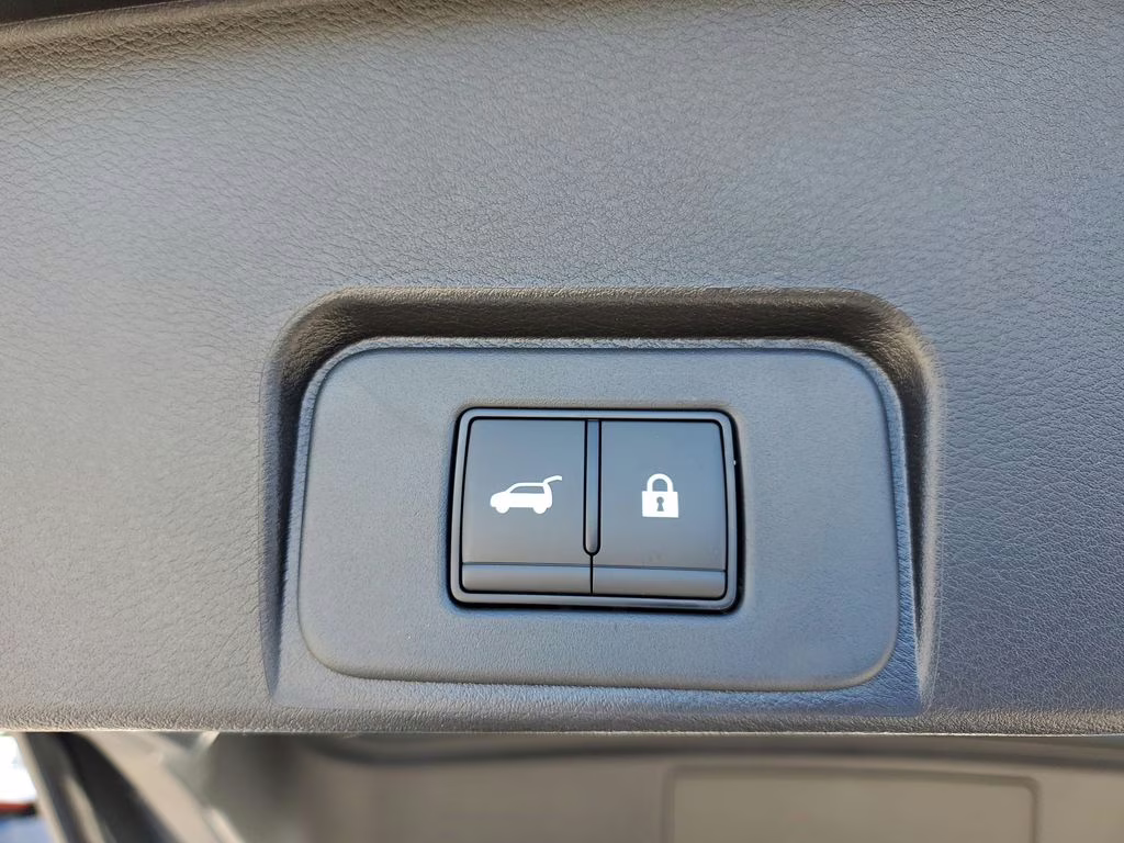 2026 Everest White Pearl Tricoat Nissan Rogue SV FWD SUV