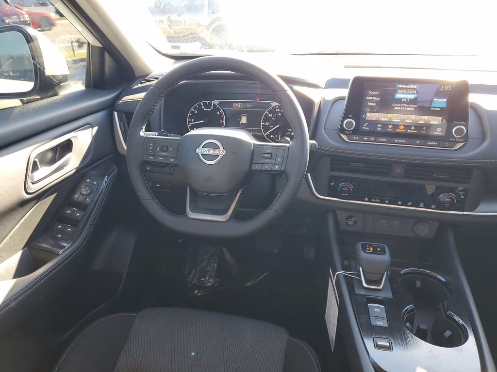 2026 Everest White Pearl Tricoat Nissan Rogue SV FWD SUV