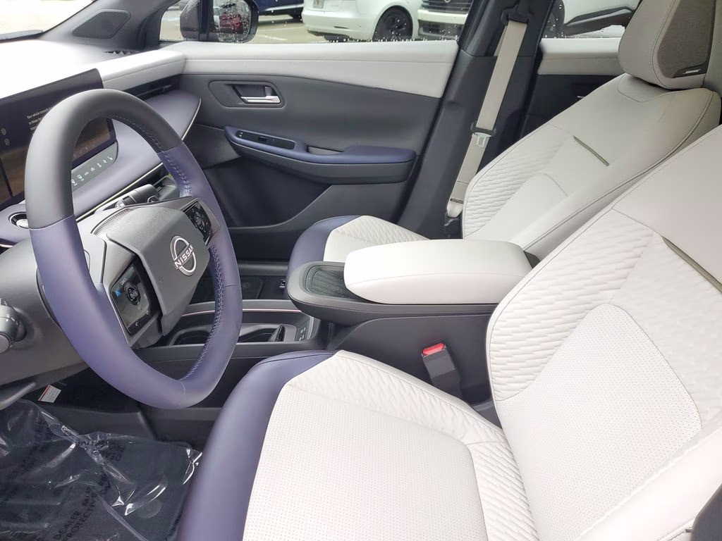 2026 Coulis Red Metallic/Black Nissan LEAF PLATINUM+ FWD SUV
