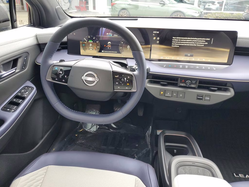 2026 Coulis Red Metallic/Black Nissan LEAF PLATINUM+ FWD SUV