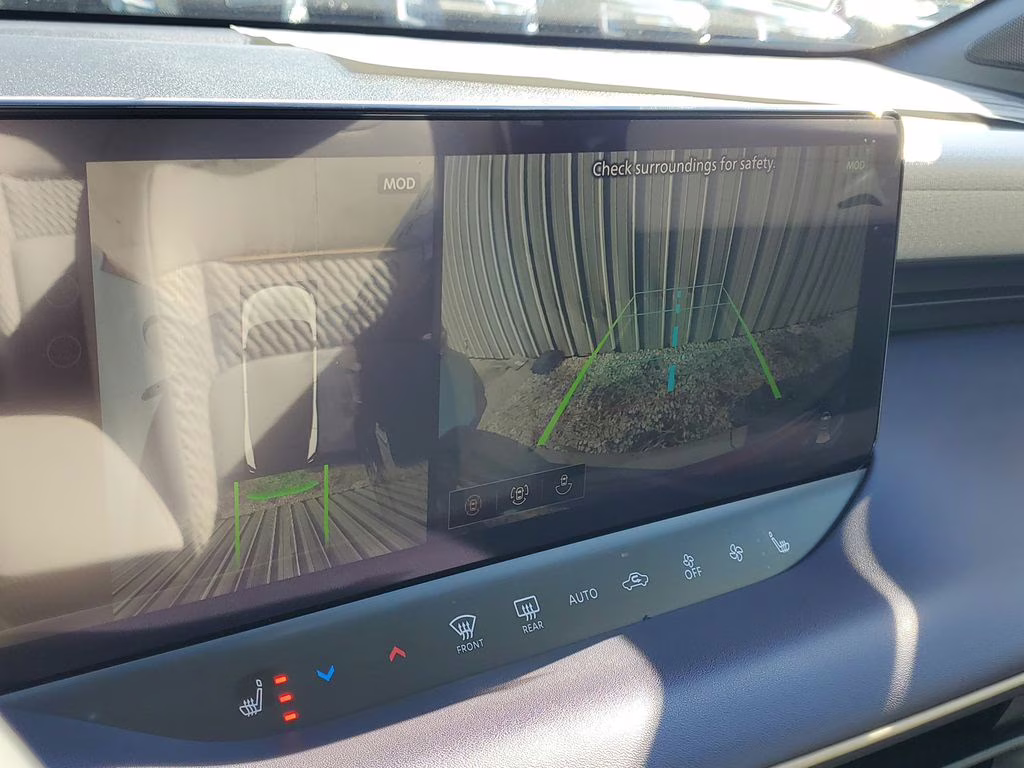 2026 Coulis Red Metallic/Black Nissan LEAF PLATINUM+ FWD SUV