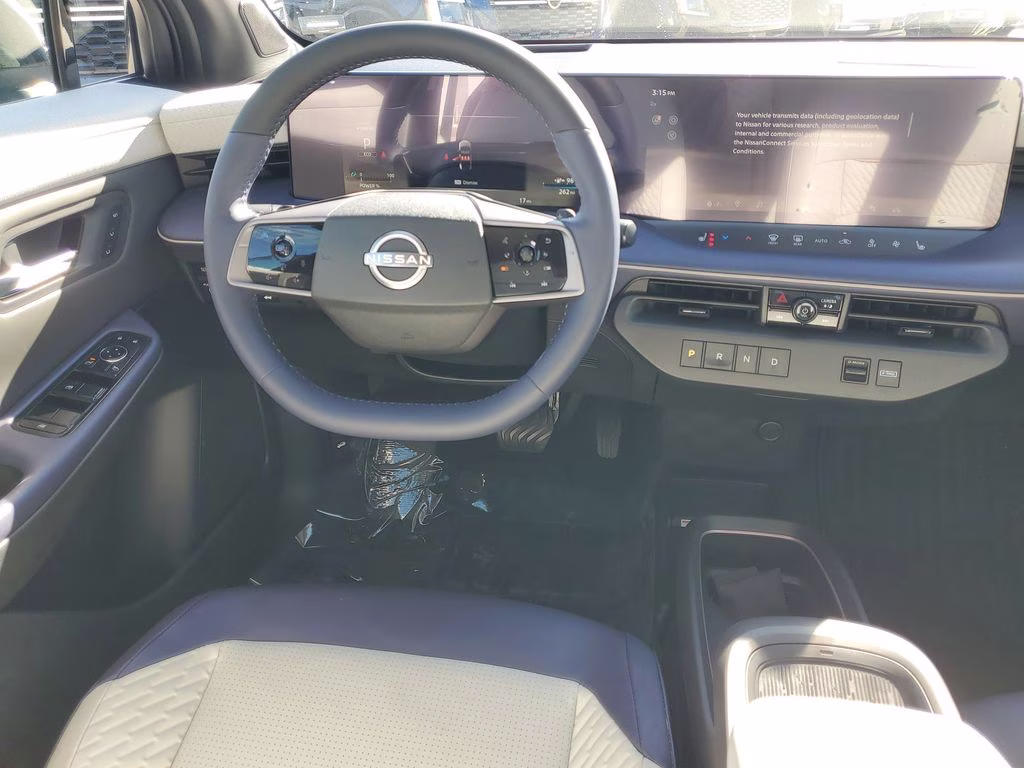 2026 Coulis Red Metallic/Black Nissan LEAF PLATINUM+ FWD SUV