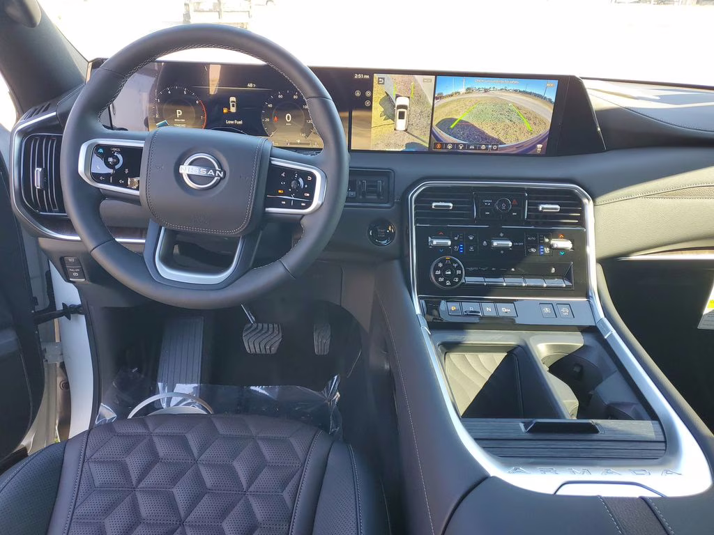 2026 Everest White Pearl/Black Nissan Armada Platinum Reserve 4X4 SUV